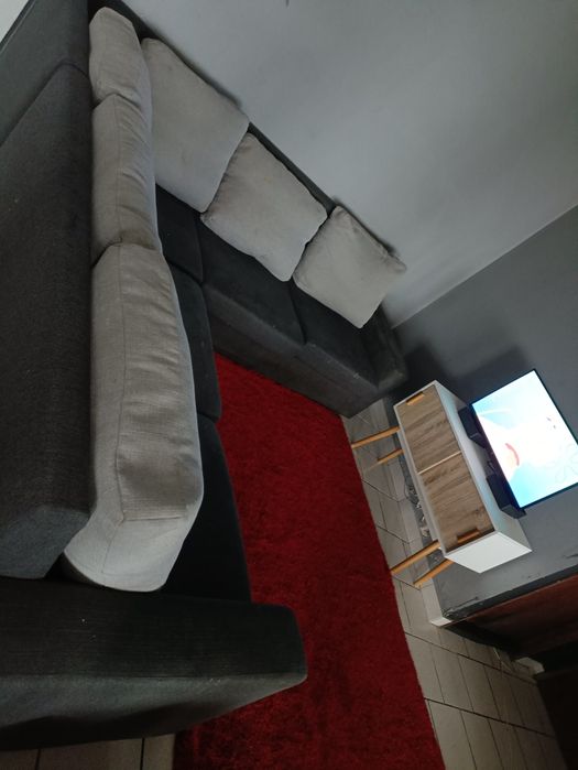 Sala completa com tv