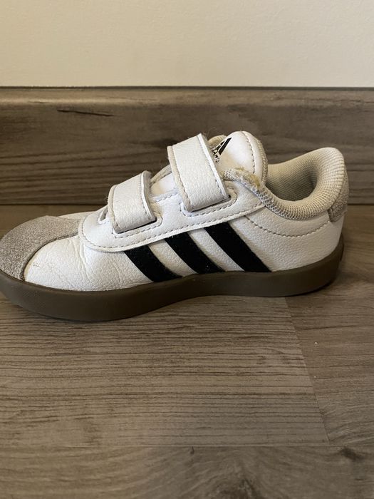 Tenis adidas tamanho 26