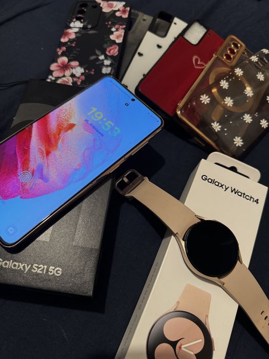 Samsung Galaxy S21 5G + Samsung Galaxy Watch 4 smartwatch