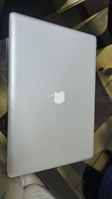 MacBook Pro 17  ssd 1tb 16gb
