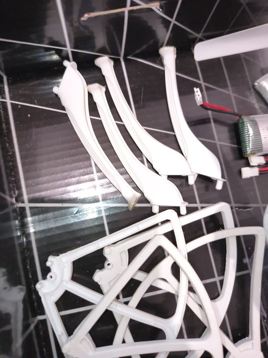 Dron wszystkie dodatki są na zdjęciach