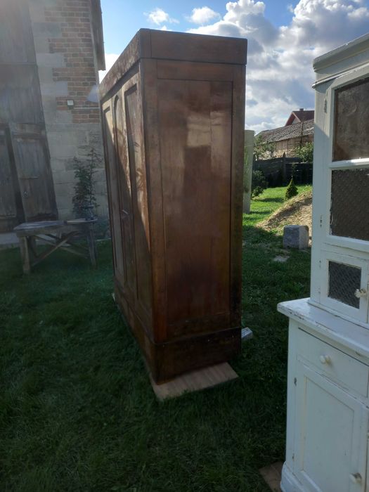 Stare meble i beczka