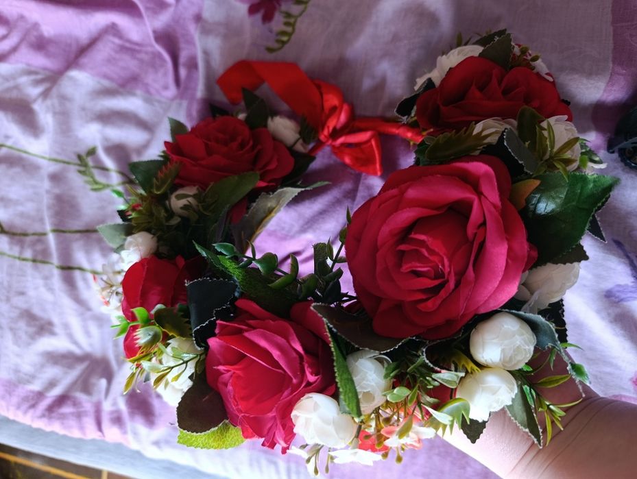 Вишивана сукня з паском