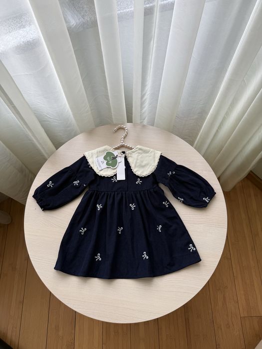 Сукні, комплекти , для дівчаток в хлопчиків