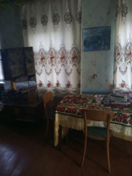 Будинок у селі Товста