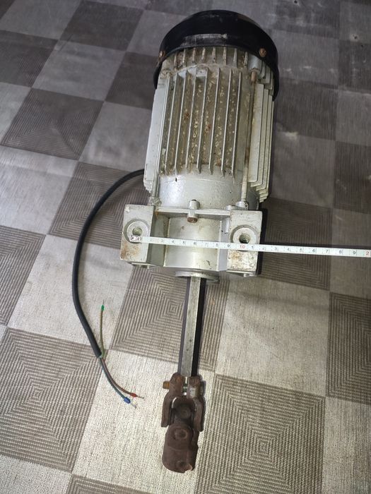 Двигатель редуктор