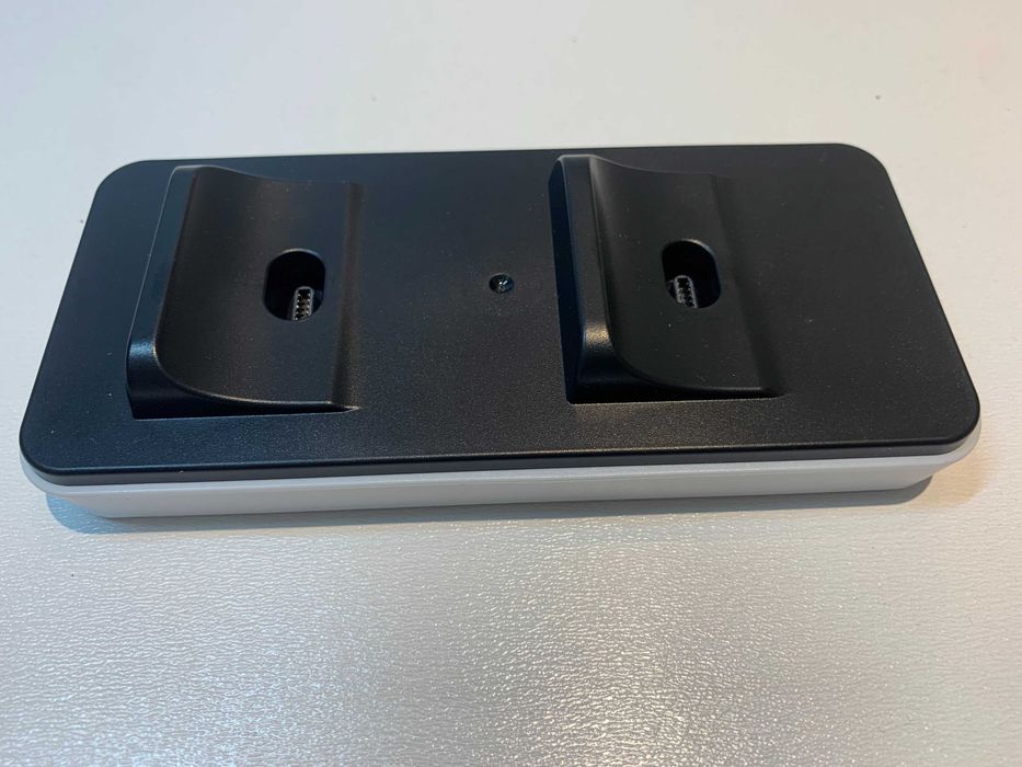 DR1TECH GamePow Stacja ładująca do padów PS5 Dualsense podwójna