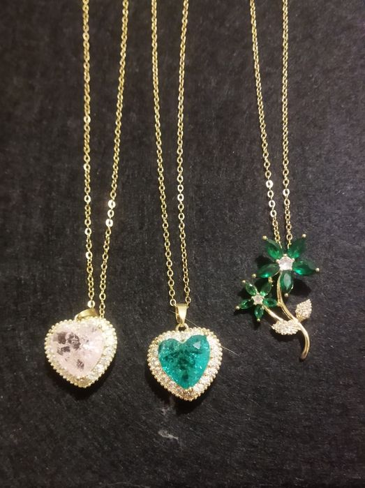 Vendo fios dourados Aço com extensor Novos