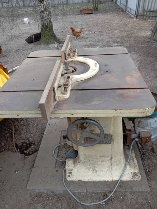 Frezarka do drewna, dolnowrzecionowa