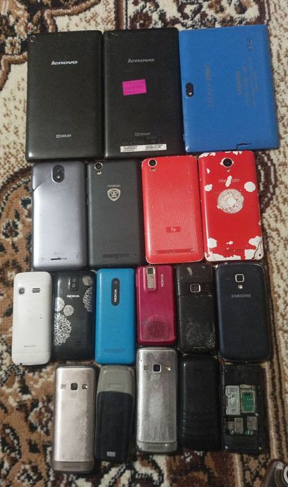 Продам мобільні телефони