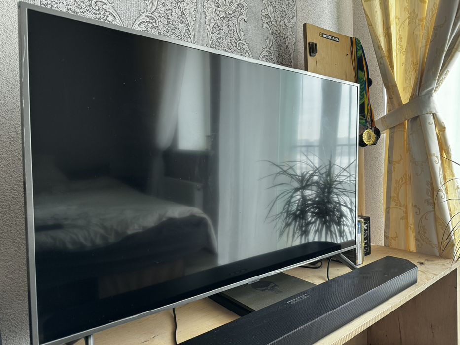 Телевізор Samsung QE49Q67