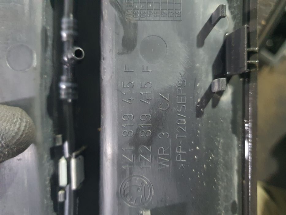 Жабо, водосток лобового Skoda Octavia A5 rest