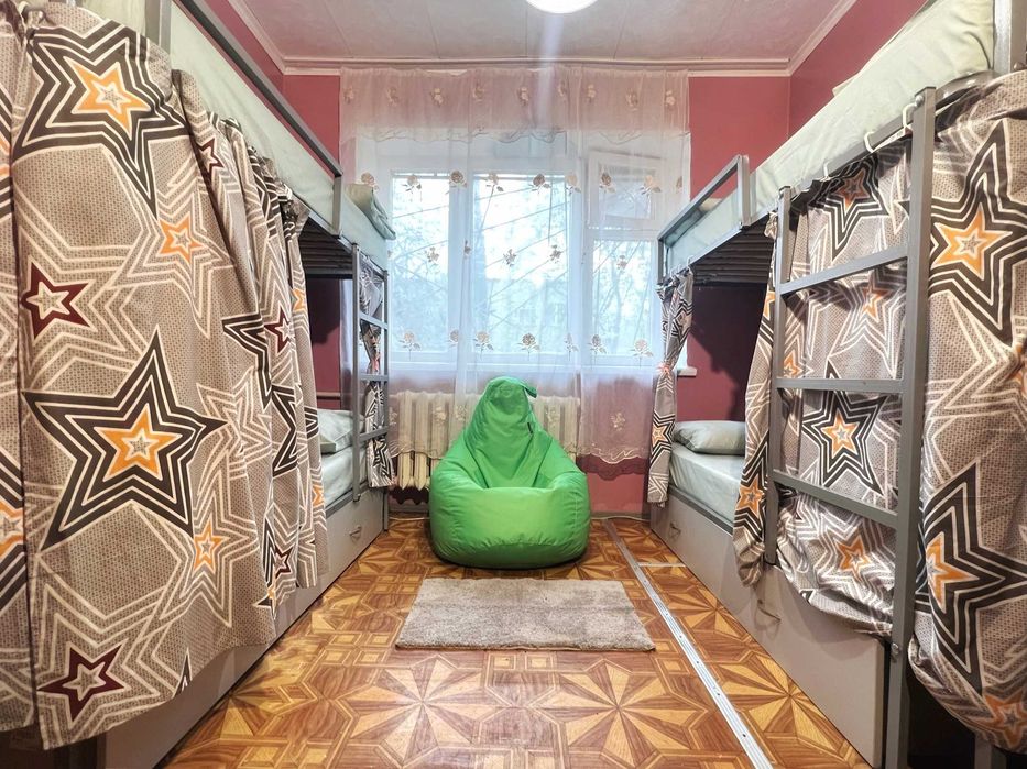 Место в комнате на 4 человека возле метро! Жилье для переселенцев!