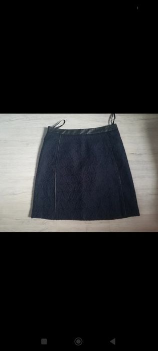 Spódniczka mini wytłaczany wzór rozmiar 36 f&f
