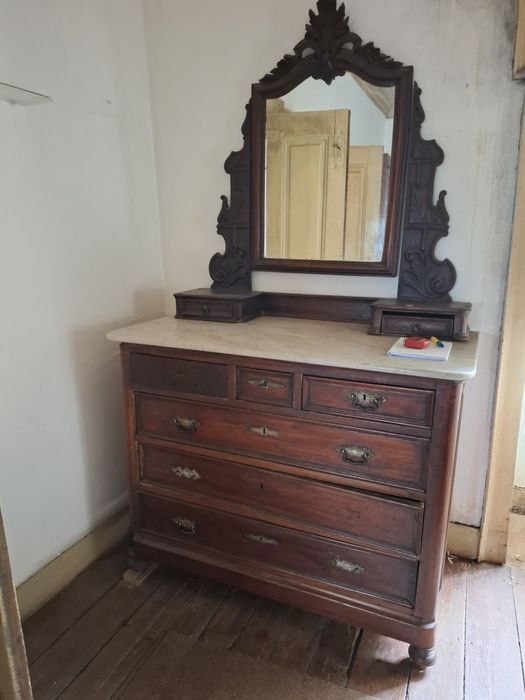 Cómoda em bom estado