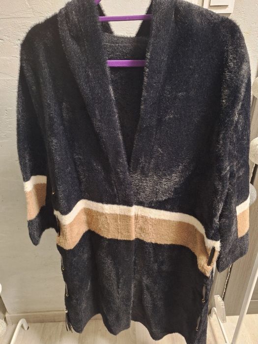 Płaszcz z grubej alpaki z kapturem