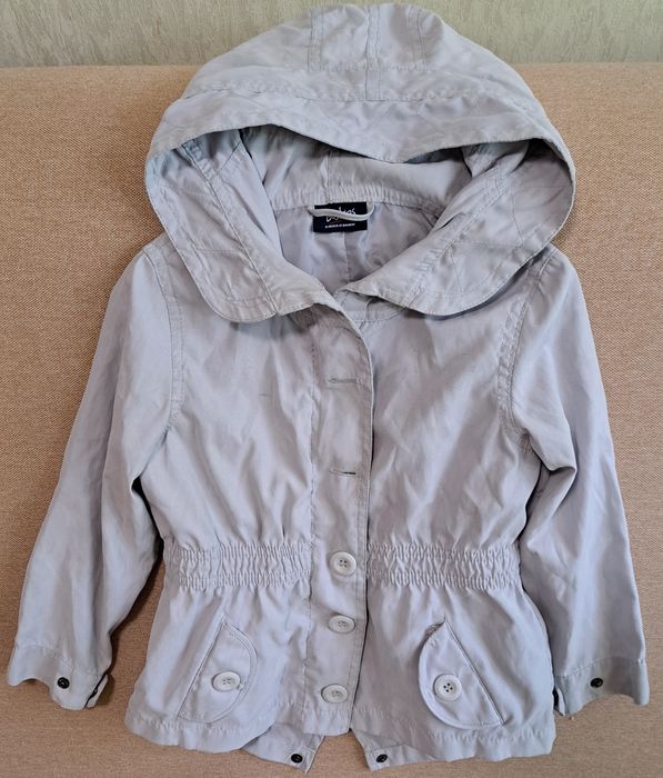 Продам костюм,легинсы,кофту,плащ