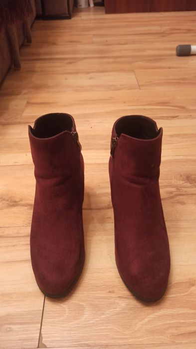 Продам жіночі ботінки