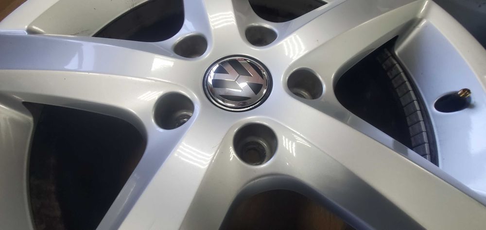 Диски 5 130 R18 Volkswagen Toureg 8J, R18, ET53, ЦО71,5 Оригінал