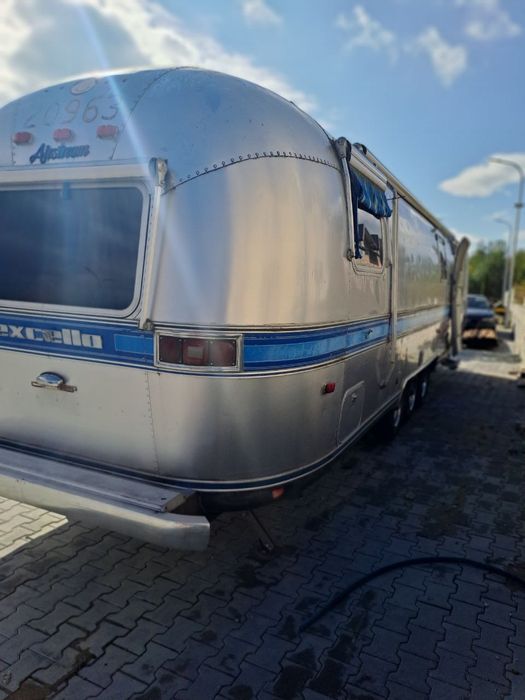 Автобудинок Airstream