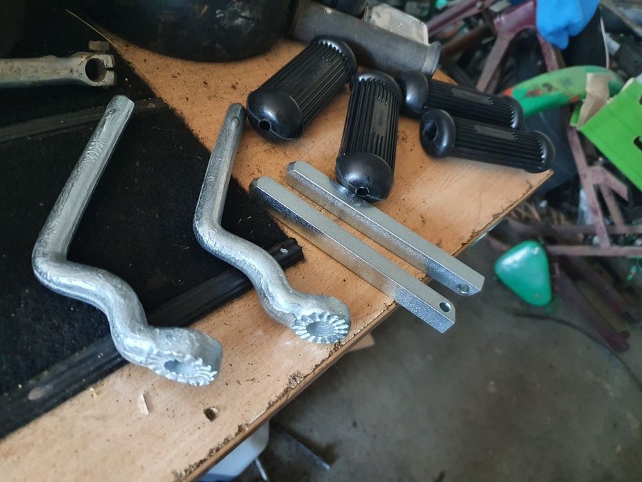 WSK Lewy boczek metalowy mały