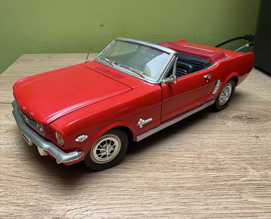 Model samochodu w skali 1:18 Ford Mustang 1964 Solido Mira Norev