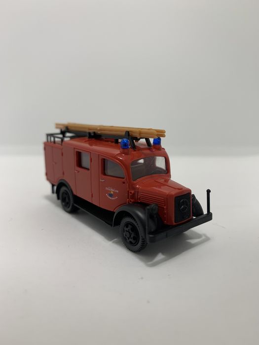 Mercedes LF 8 Bombeiros da Roco escala H0 1/87