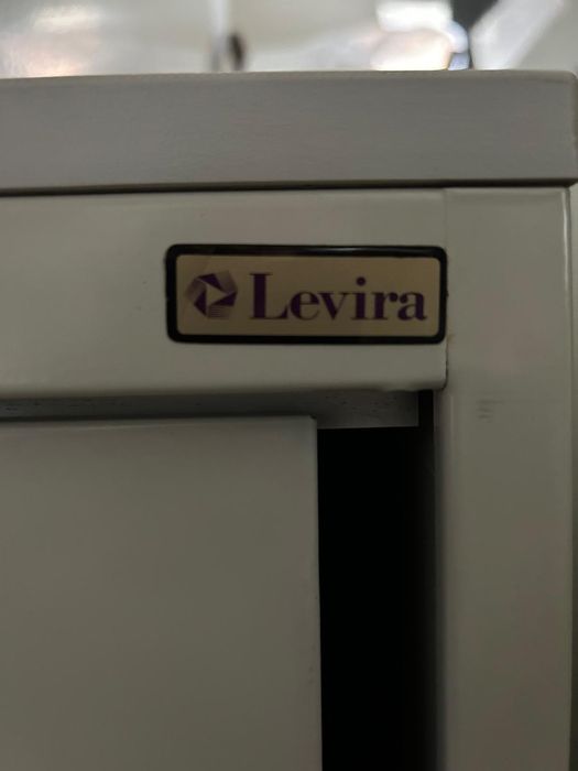 Armários metal três prateleiras