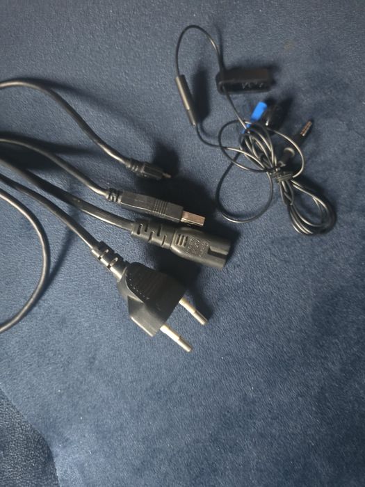 PlayStation 4 Slim 500 GB + pad + 9 gier