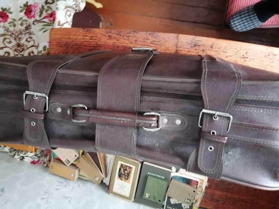 Продам валізу великого розміру