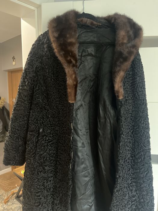 Czarny vintage plaszcz