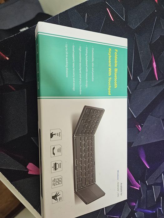 Teclado dobrável com touchpad integrado