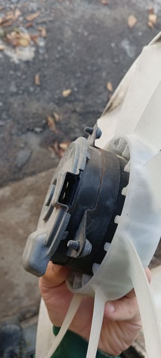Вентилятор радиаторов Toyota 16363-36100 268000-5041
