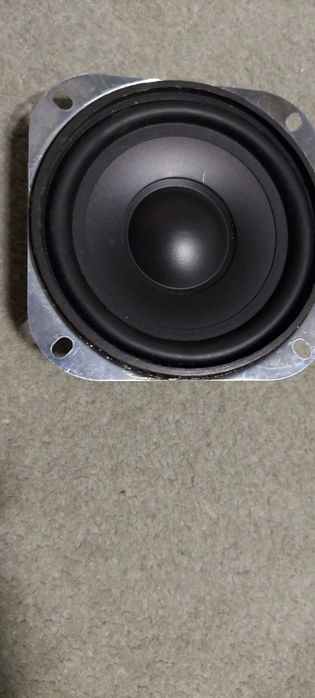 Głośniczek do kabiny.