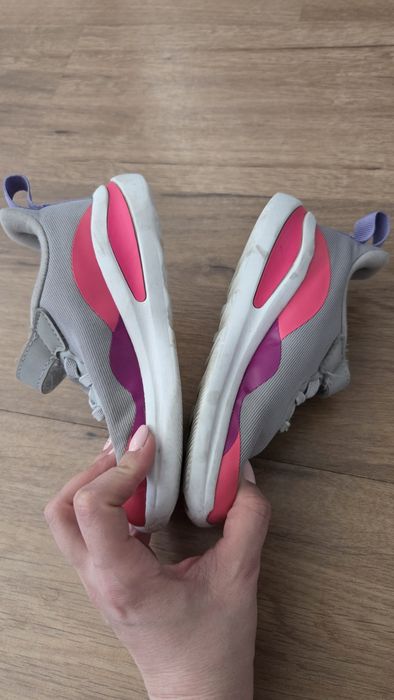 Buty adidas 26 dla dziewczynki