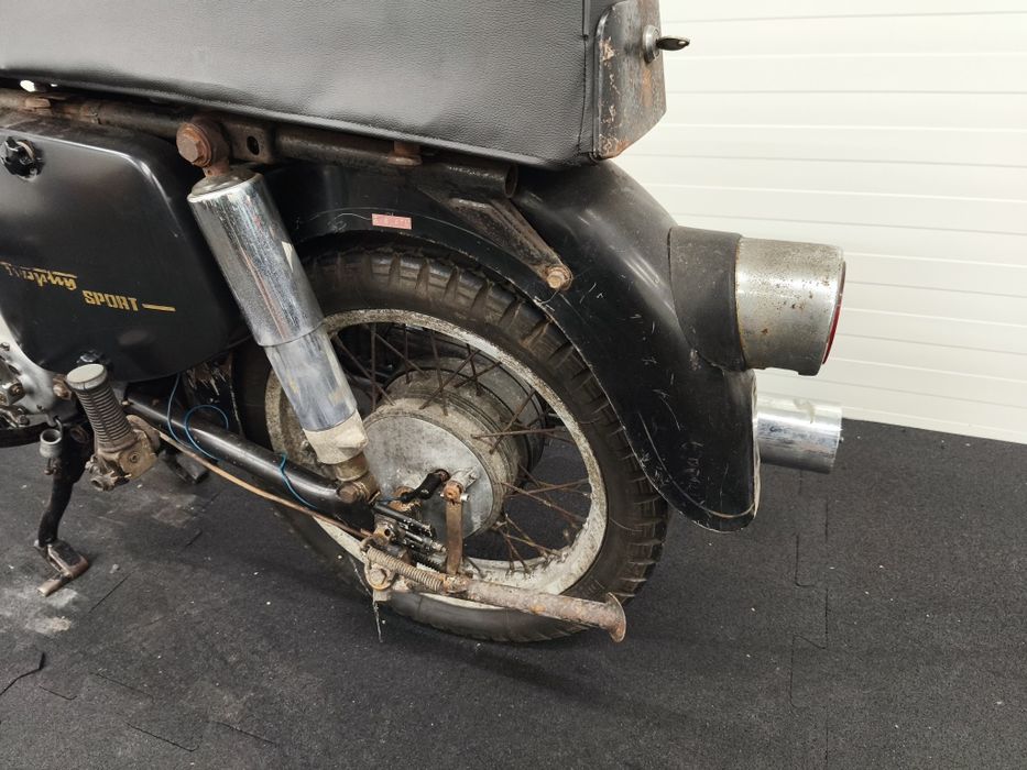 MZ ETS 250 z dokumentami