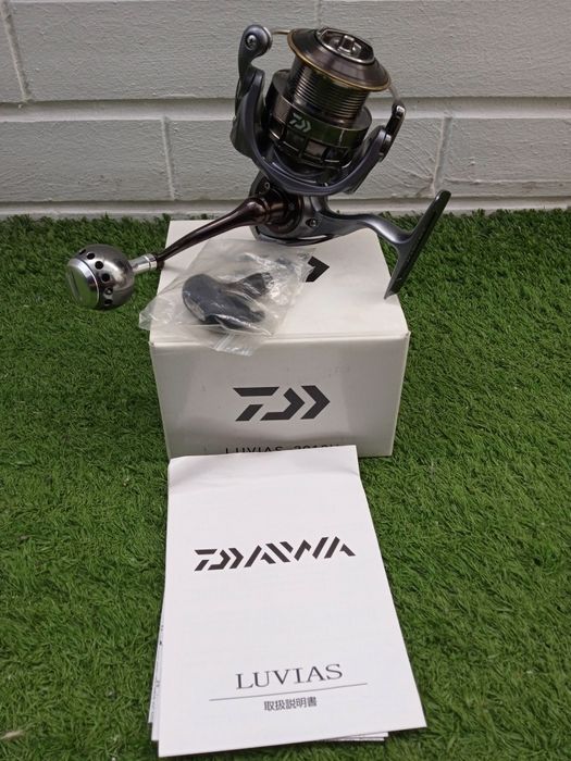 Carreto DAIWA Luvias 3012H (Bóia, Spinning)