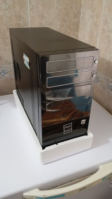 PC  Intel Pentium Dual CPU
E2200 2.2 GHz 1,99 GB de RAM