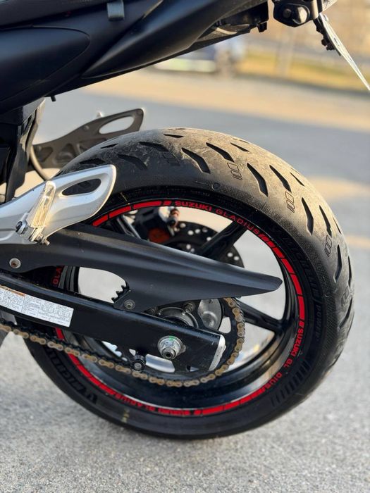 Suzuki Gladius SFV 650 .4500$. Идеалтный. Переоформляется !!!