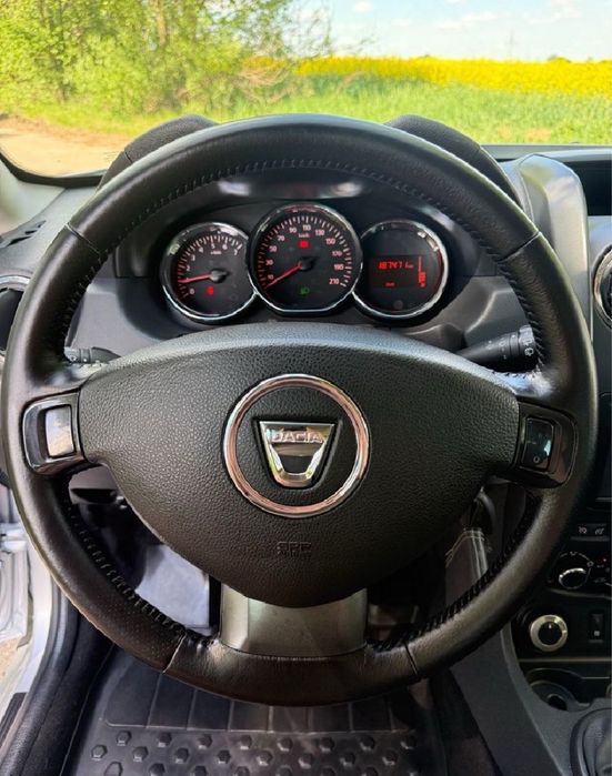 Dacia Duster 2015 дизель 4х4 ТОП