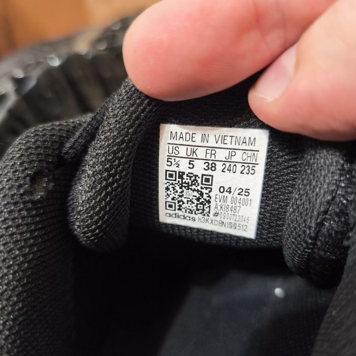 Нові кросівки Adidas Megaride