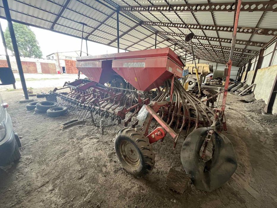 сівалку пневматичну сплошного высева під РАПС Ріпак Kverneland Accord