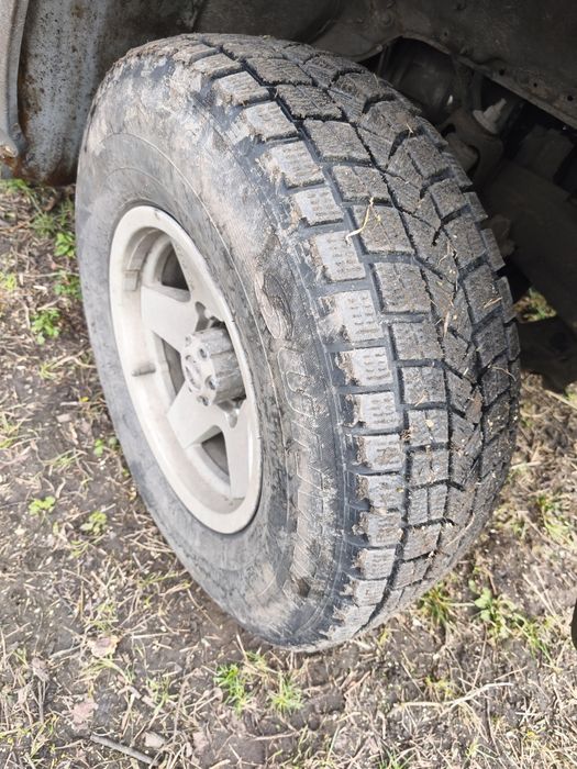 Нісан терано 2 на повному ходу