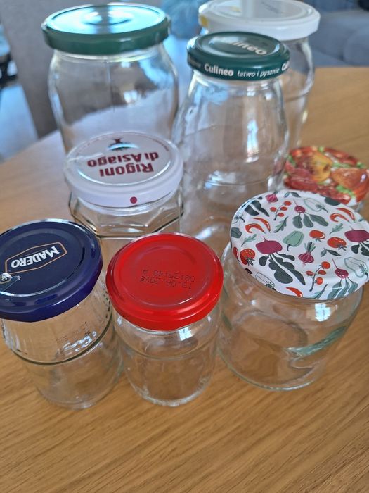 Słoiki butelki różnej wielkości