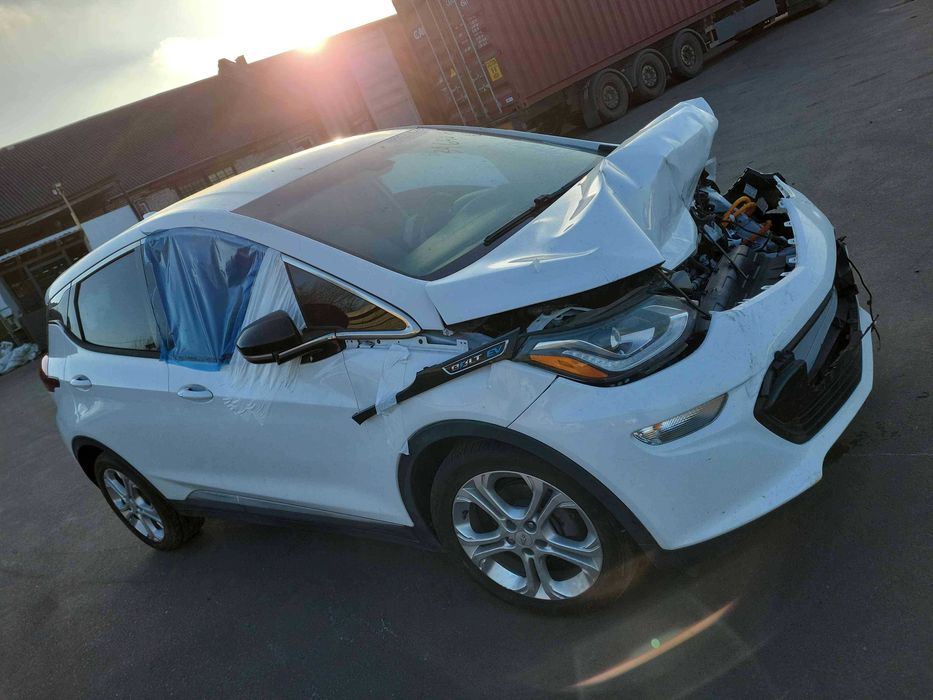 Chevrolet bolt Розбірка Авто Разборка шрот запчастини Шевроле болт запчасти батарея двері ляда ліхтар диски фара бампер скло редуктор инвертор