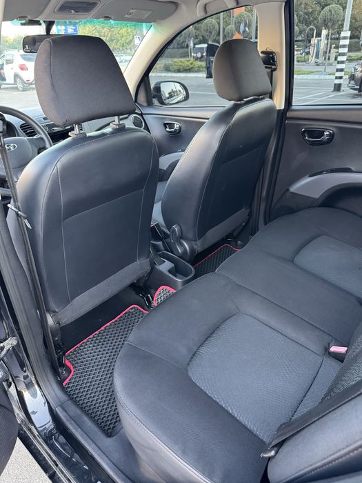 Продам Hyundai i10 2011 год