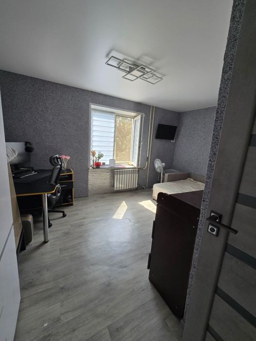 Продається двокімнатна квартира.27000$