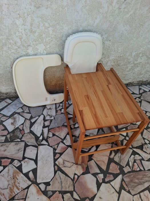 Cadeira de refeição de bebé