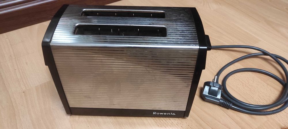 Продам тостер Ровента.
