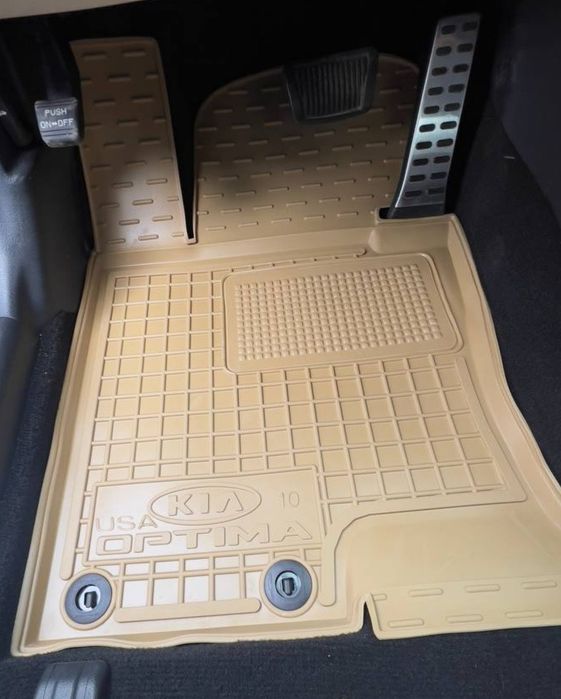 Бежевые ковры салона и багажника на все авто